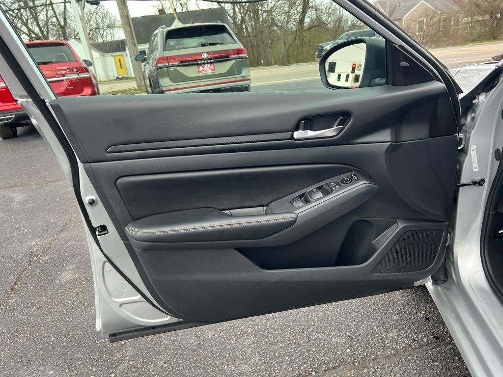 Nissan Altima 2.5 SV 2025