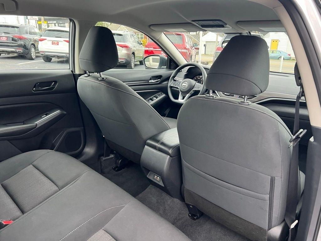 Nissan Altima 2.5 SV 2025