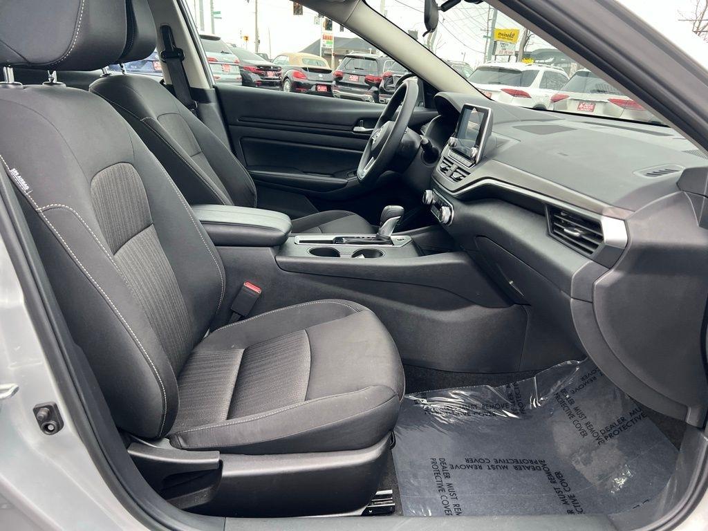 Nissan Altima 2.5 SV 2025