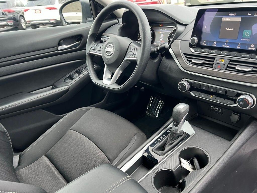 Nissan Altima 2.5 SV 2025