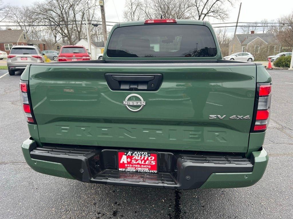 Nissan Frontier SV Crew Cab 4WD 2022