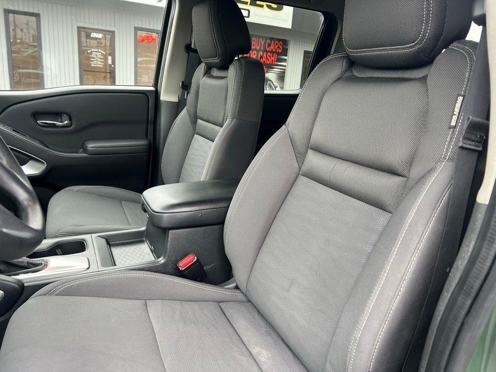 Nissan Frontier SV Crew Cab 4WD 2022