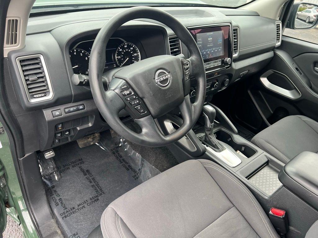 Nissan Frontier SV Crew Cab 4WD 2022