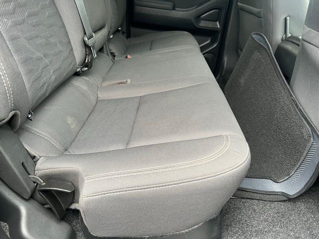 Nissan Frontier SV Crew Cab 4WD 2022