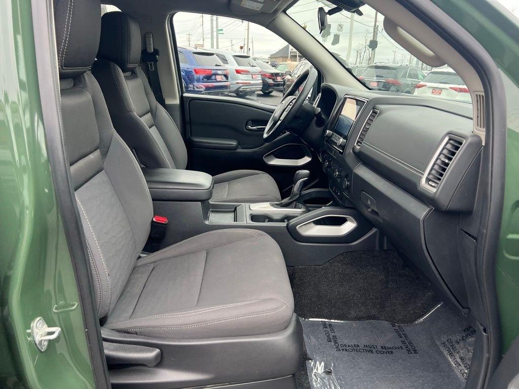 Nissan Frontier SV Crew Cab 4WD 2022