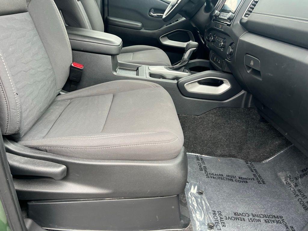 Nissan Frontier SV Crew Cab 4WD 2022