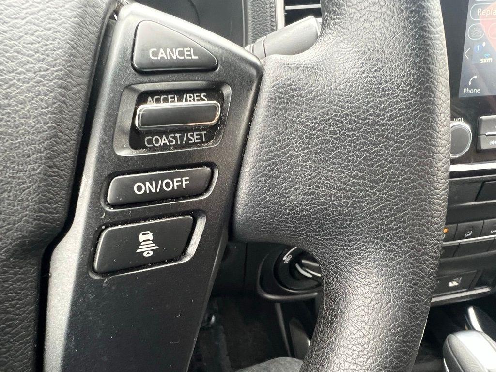 Nissan Frontier SV Crew Cab 4WD 2022