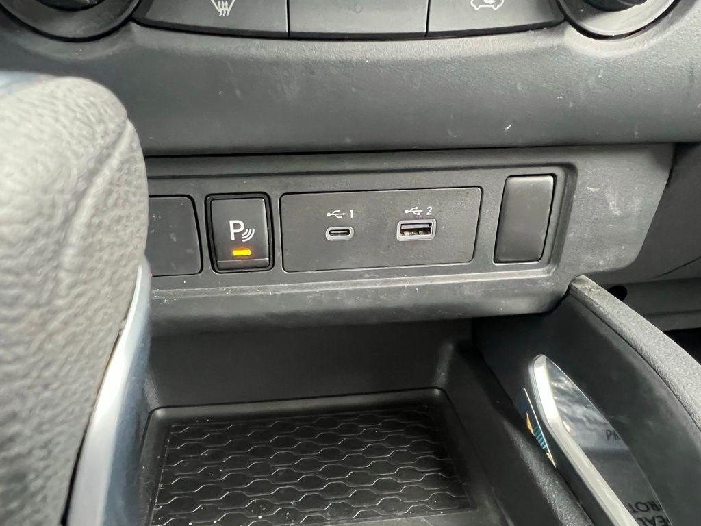 Nissan Frontier SV Crew Cab 4WD 2022