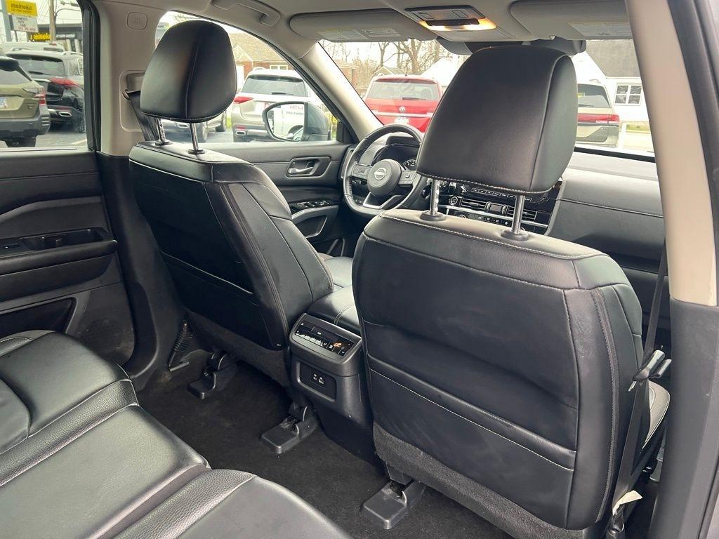 Nissan Pathfinder SL 4WD 2023