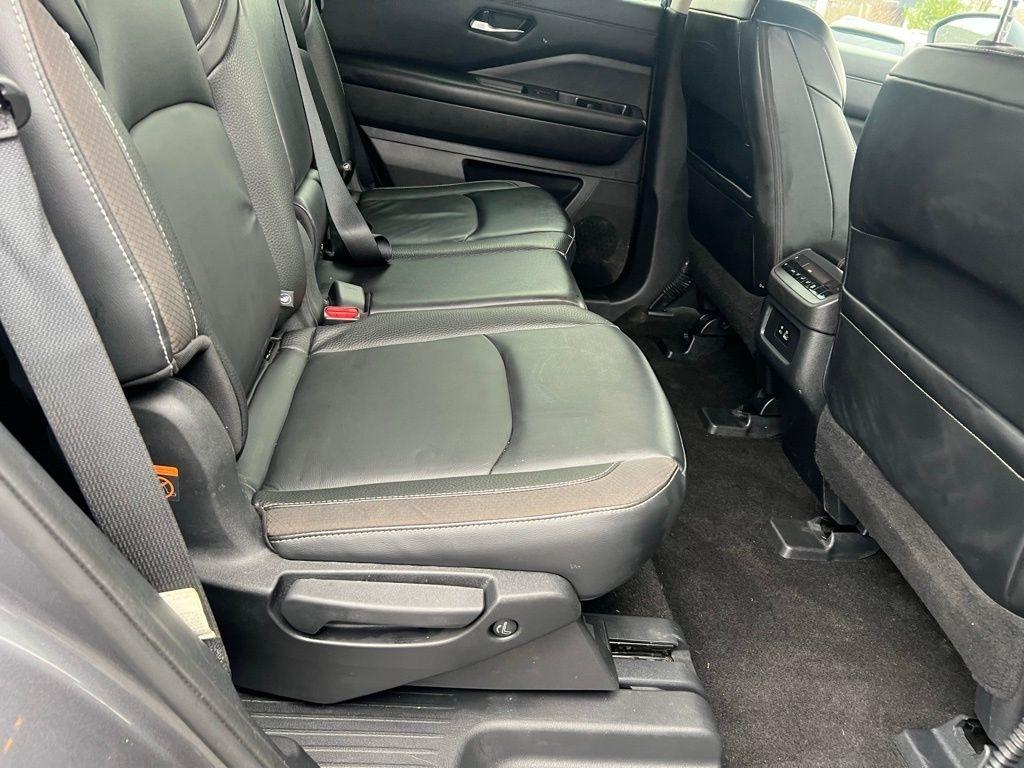 Nissan Pathfinder SL 4WD 2023