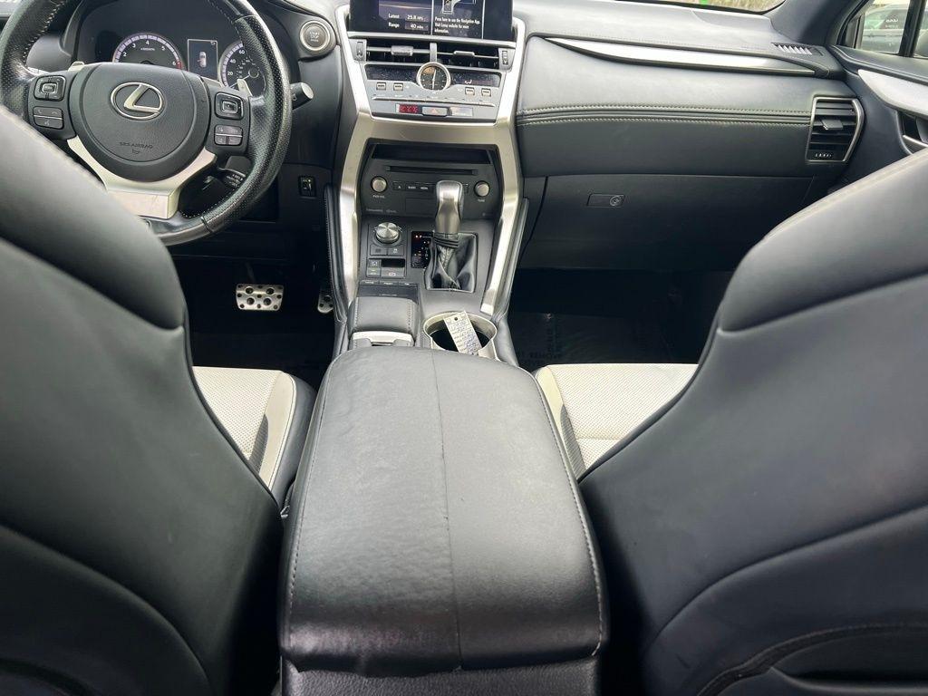 Lexus NX 300 F SPORT 2021