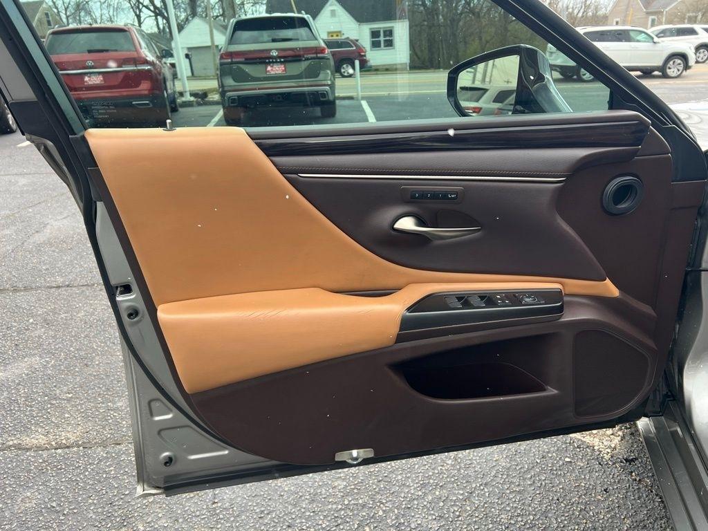 Lexus ES 350 F SPORT 2019