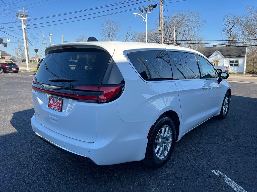 Chrysler Pacifica Select 2025