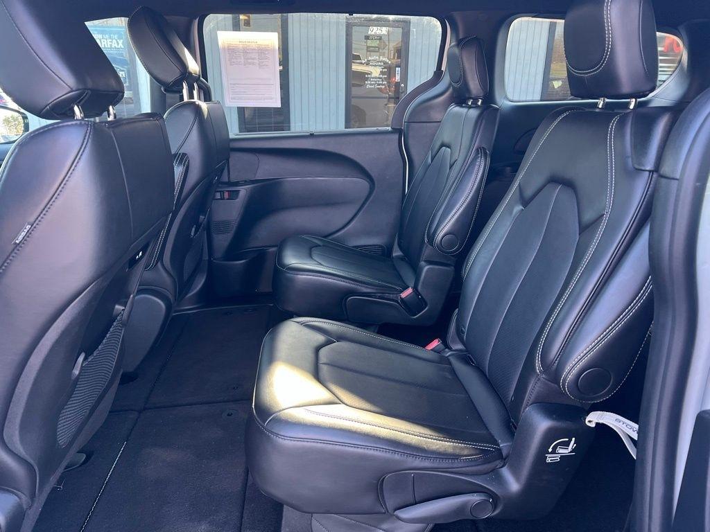 Chrysler Pacifica Select 2025