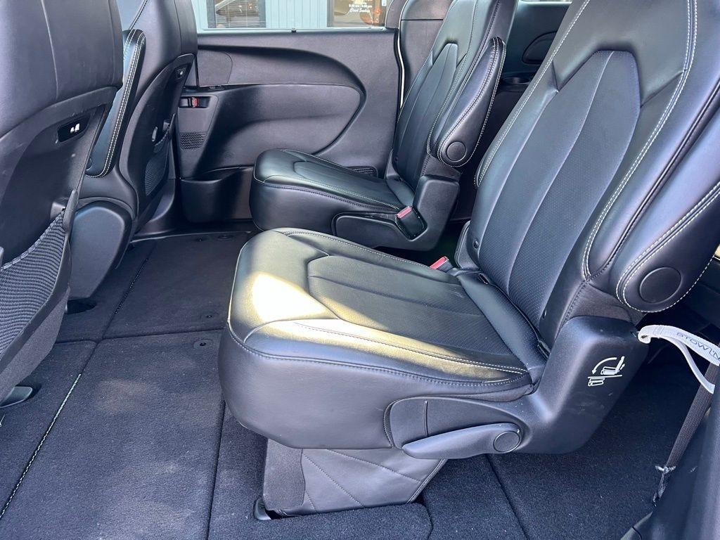 Chrysler Pacifica Select 2025