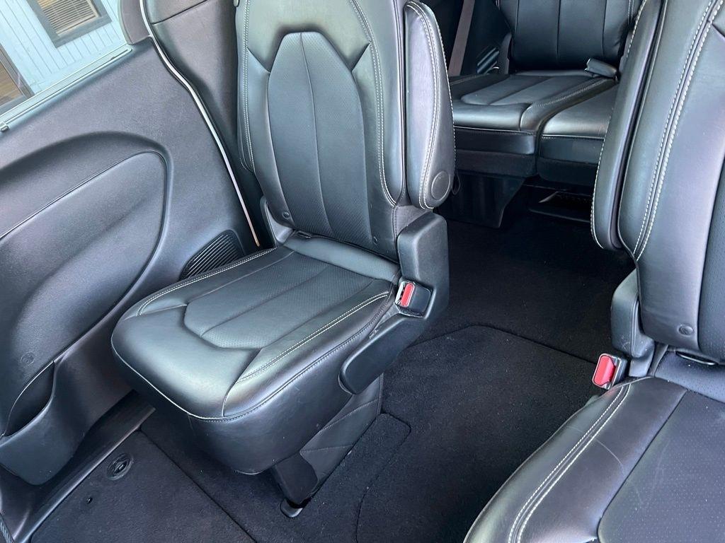 Chrysler Pacifica Select 2025