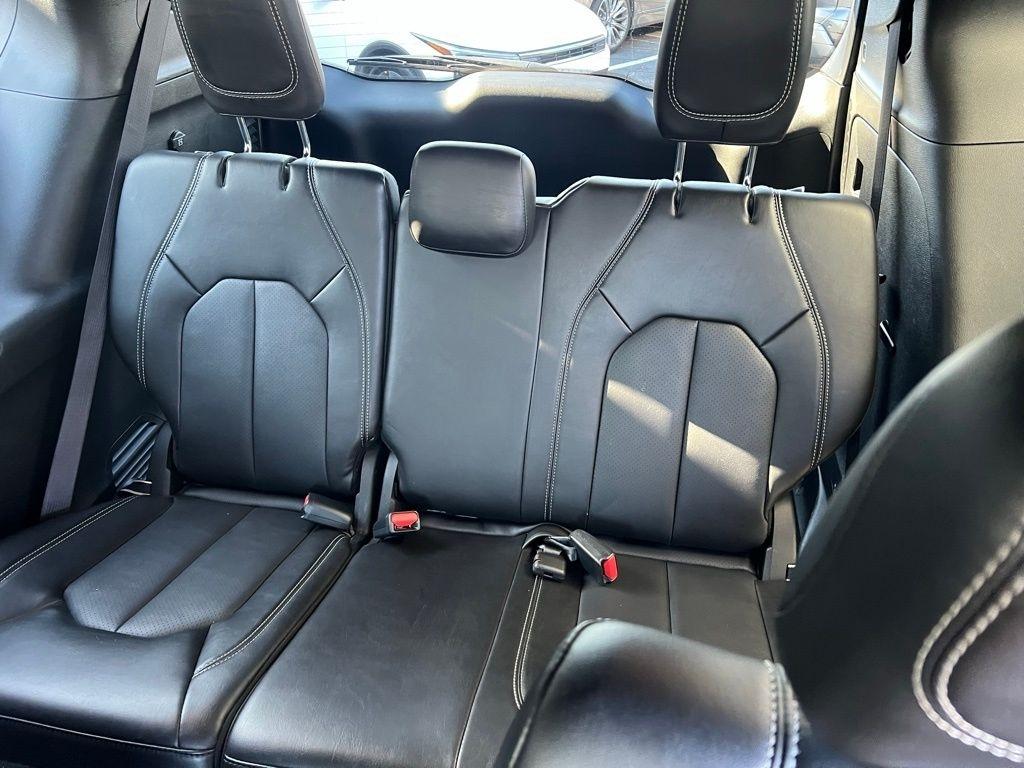 Chrysler Pacifica Select 2025