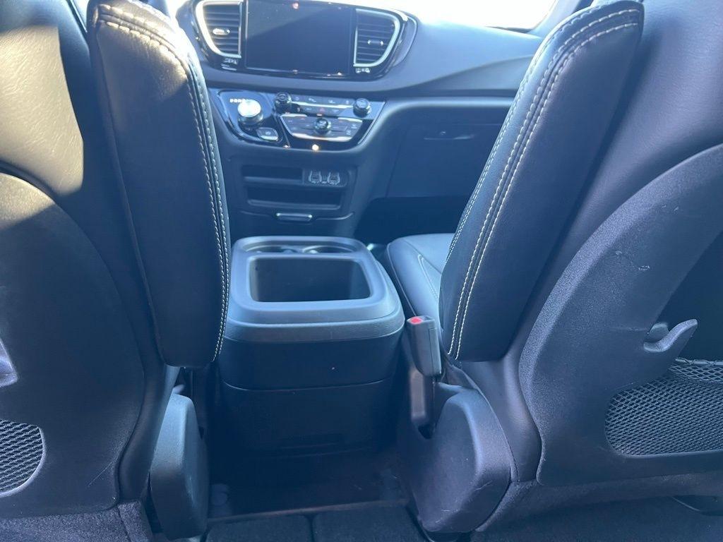 Chrysler Pacifica Select 2025