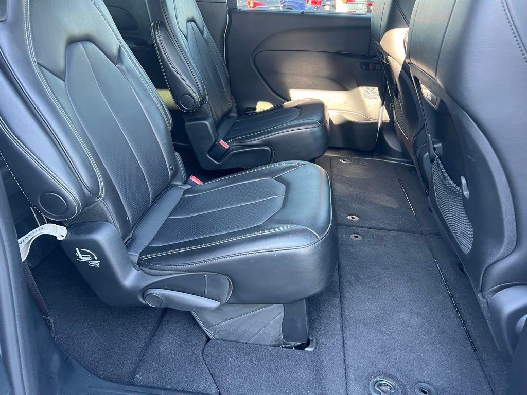 Chrysler Pacifica Select 2025