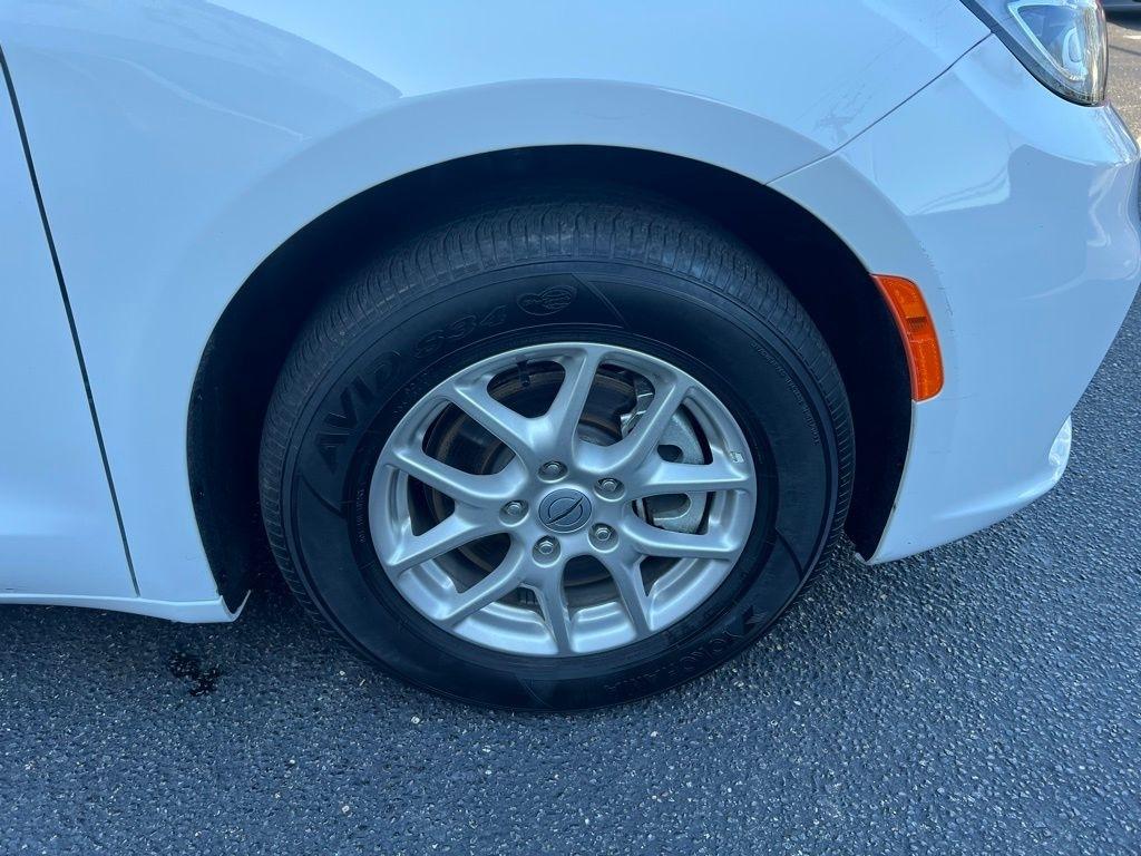 Chrysler Pacifica Select 2025