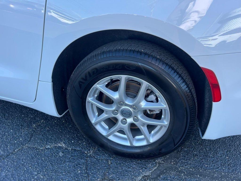 Chrysler Pacifica Select 2025