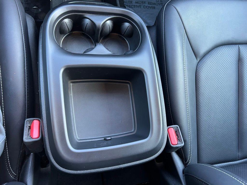 Chrysler Pacifica Select 2025