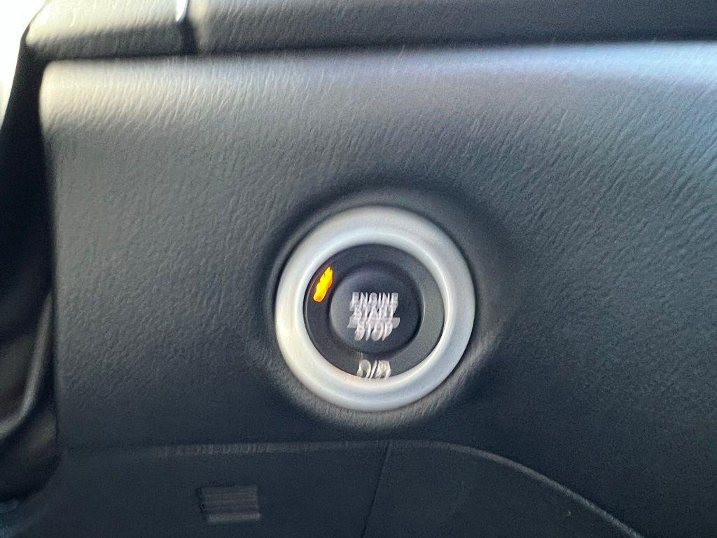 Chrysler Pacifica Select 2025