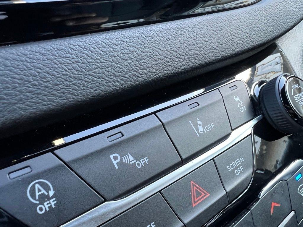 Chrysler Pacifica Select 2025