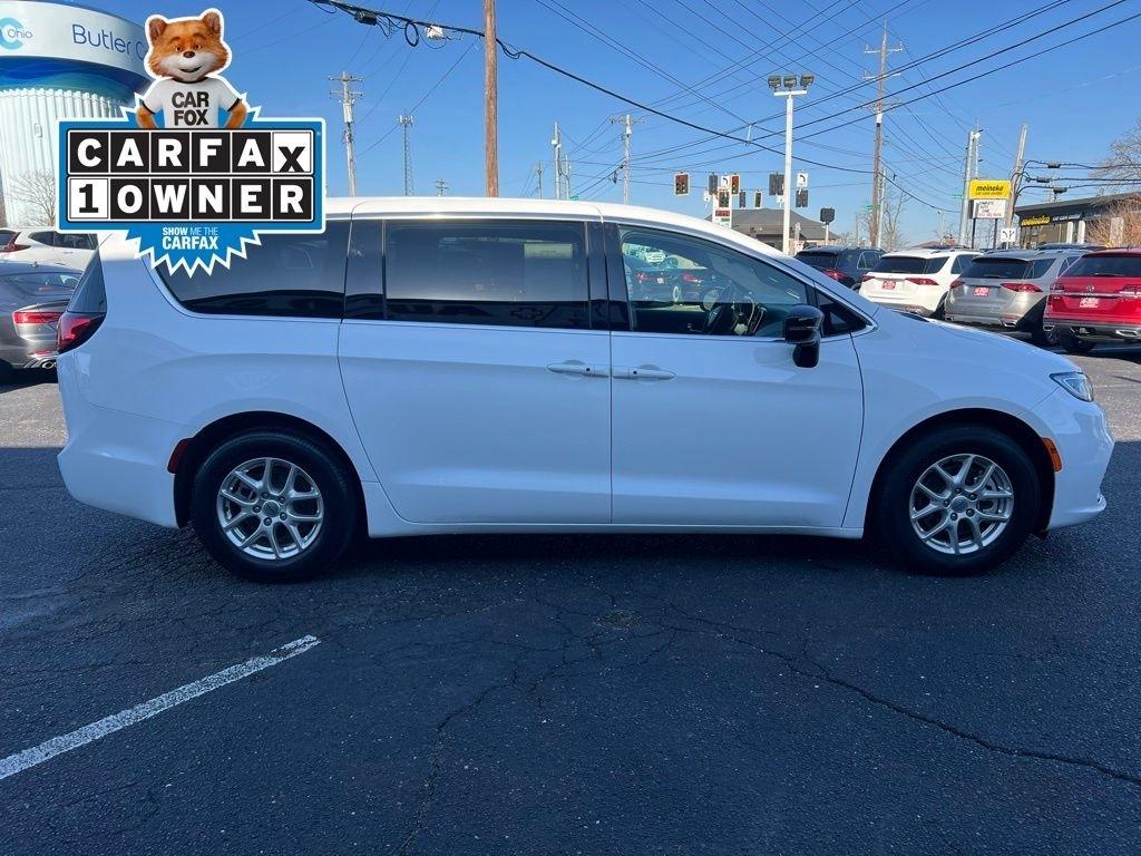 Chrysler Pacifica Select 2025