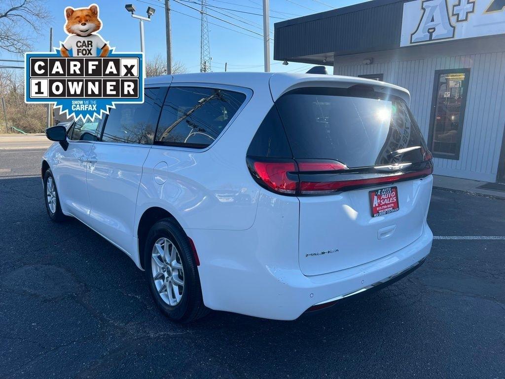 Chrysler Pacifica Select 2025