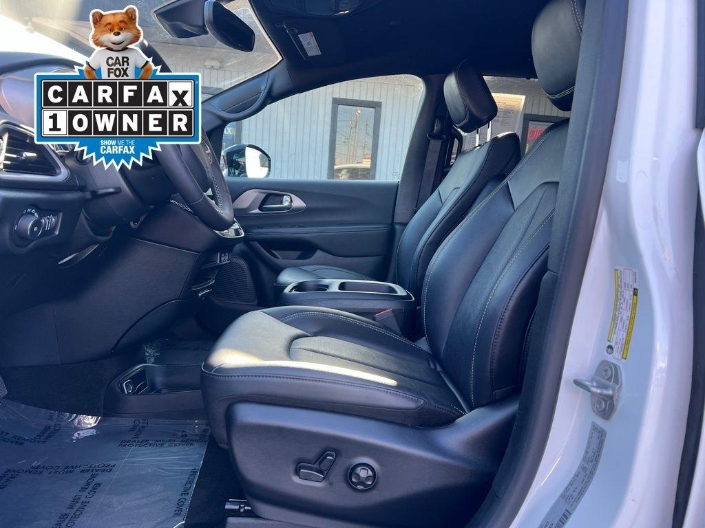 Chrysler Pacifica Select 2025