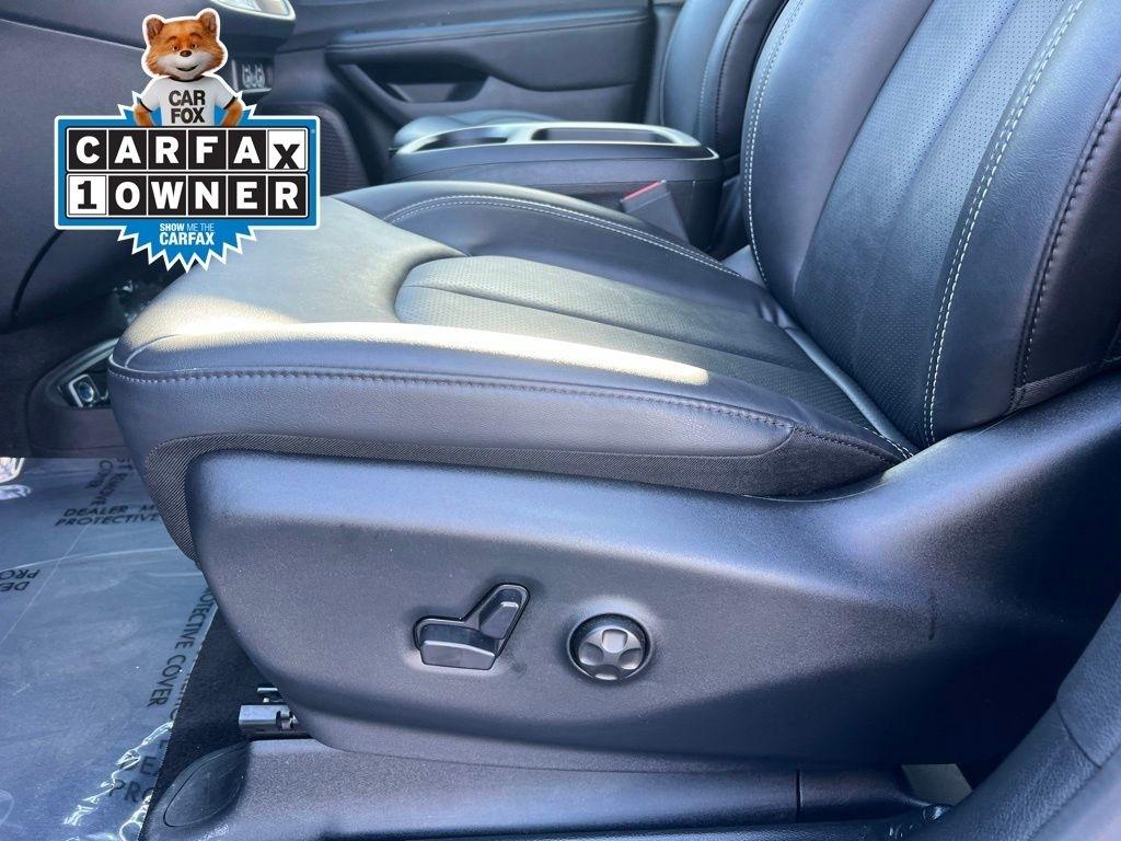 Chrysler Pacifica Select 2025