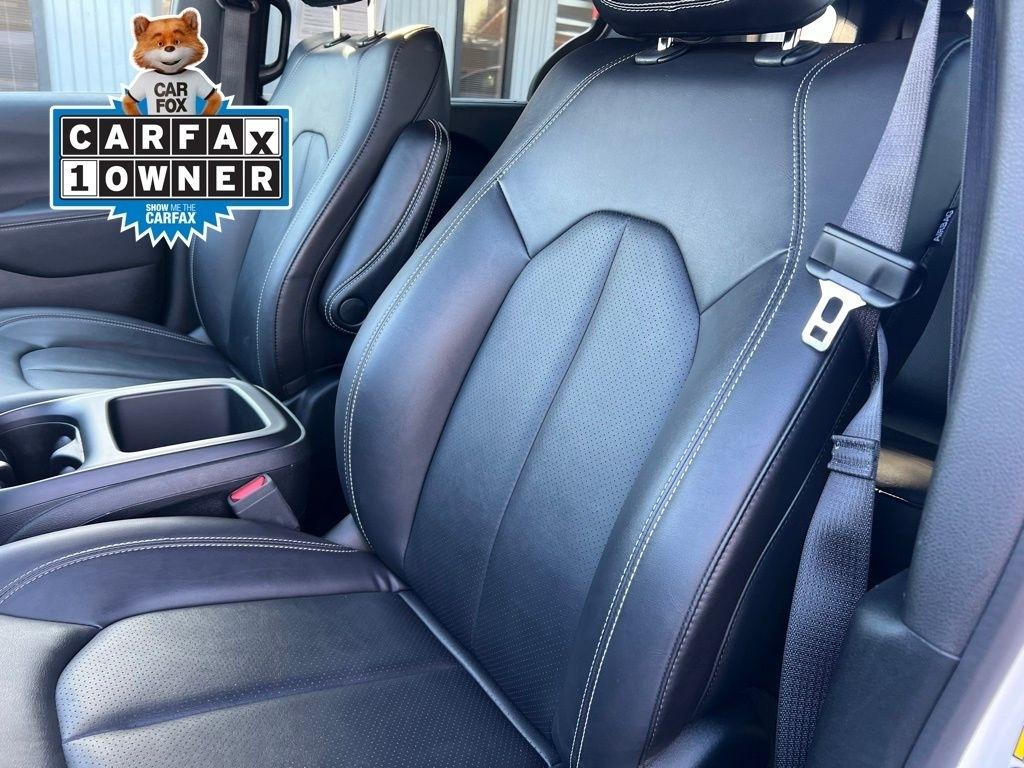 Chrysler Pacifica Select 2025