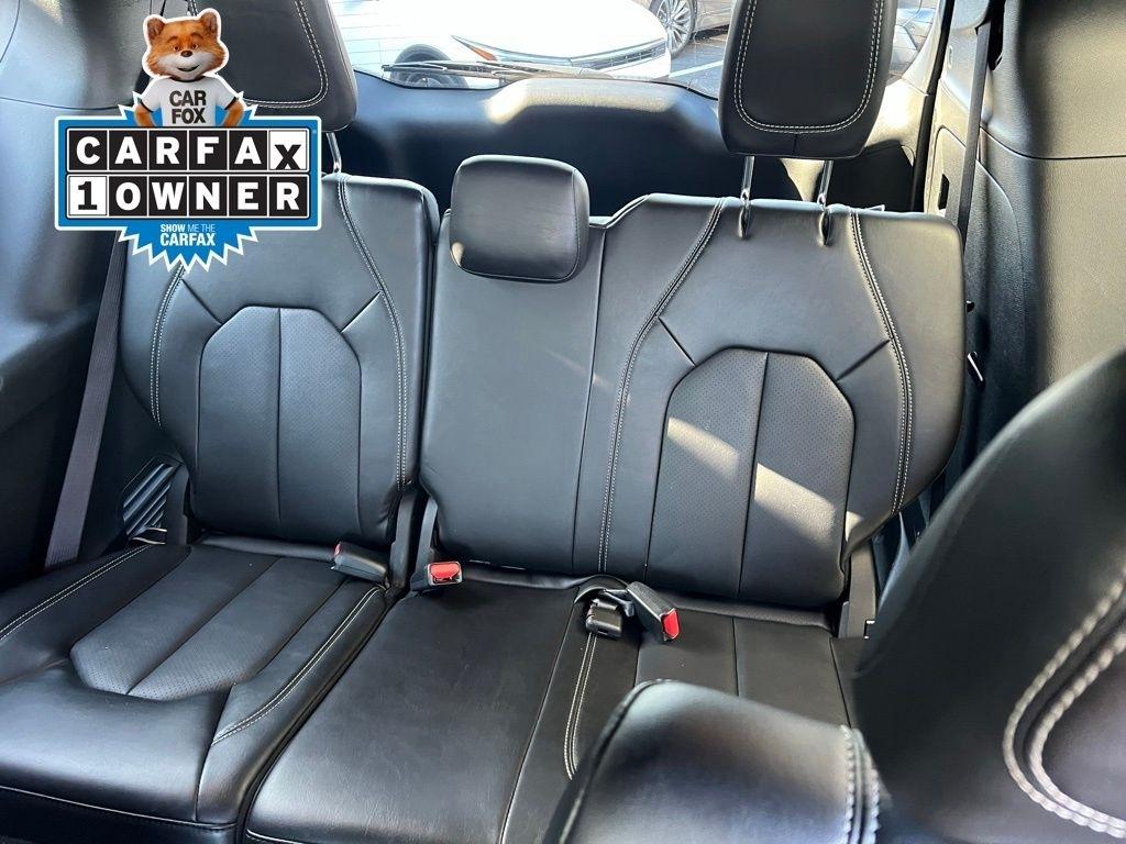 Chrysler Pacifica Select 2025
