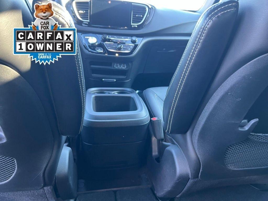 Chrysler Pacifica Select 2025