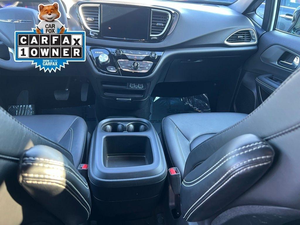 Chrysler Pacifica Select 2025