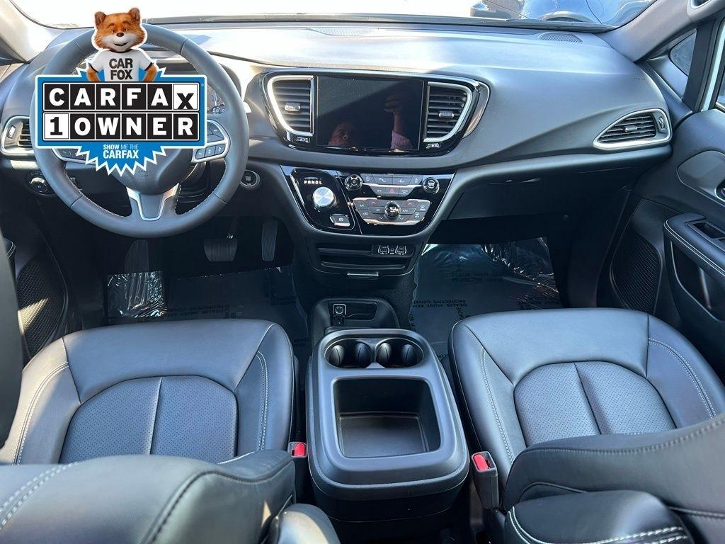 Chrysler Pacifica Select 2025