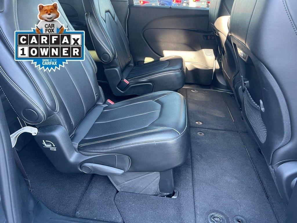 Chrysler Pacifica Select 2025