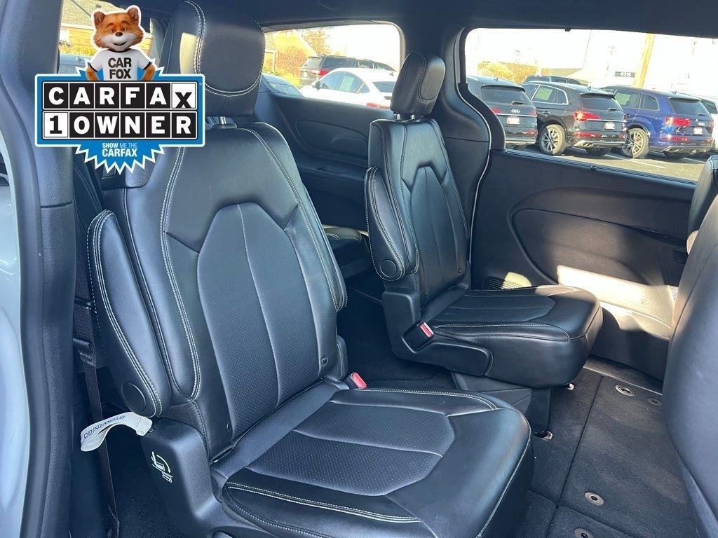Chrysler Pacifica Select 2025