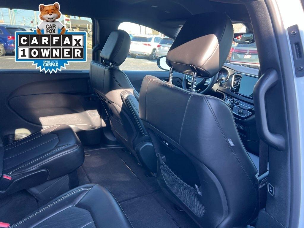 Chrysler Pacifica Select 2025