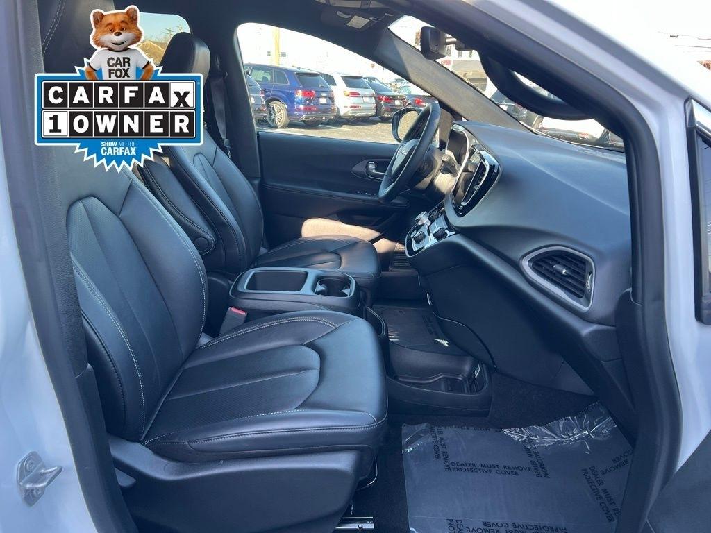 Chrysler Pacifica Select 2025