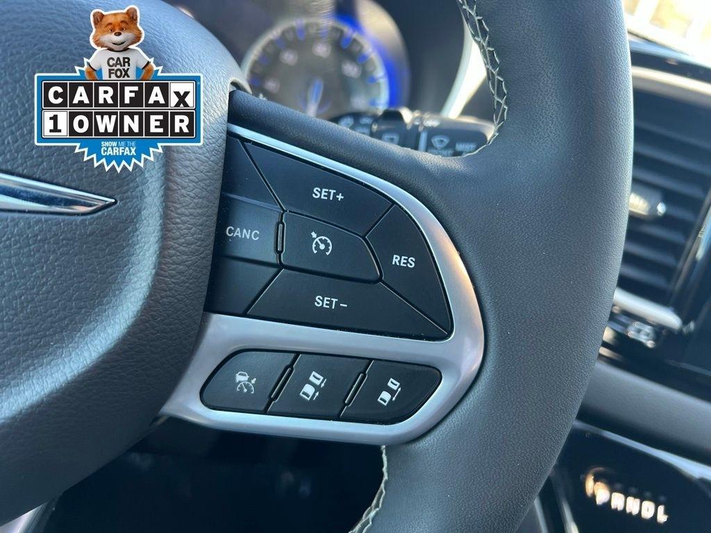 Chrysler Pacifica Select 2025