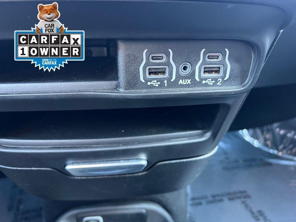 Chrysler Pacifica Select 2025