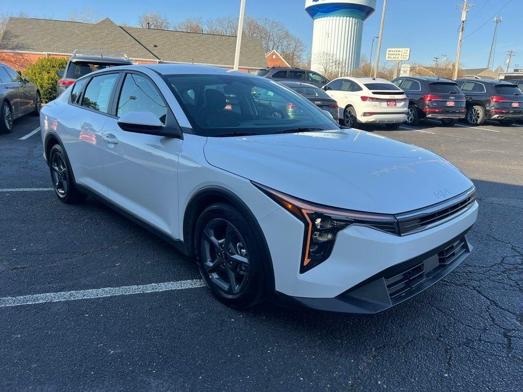 Kia K4 LXS 2025