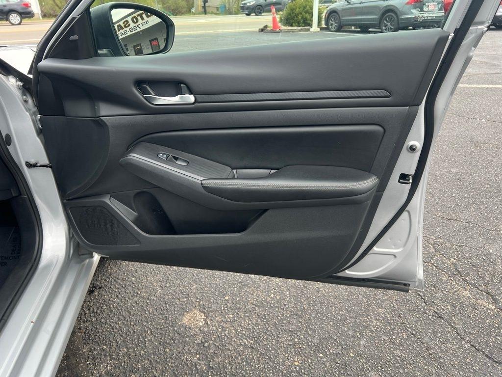 Nissan Altima 2.5 SV 2024