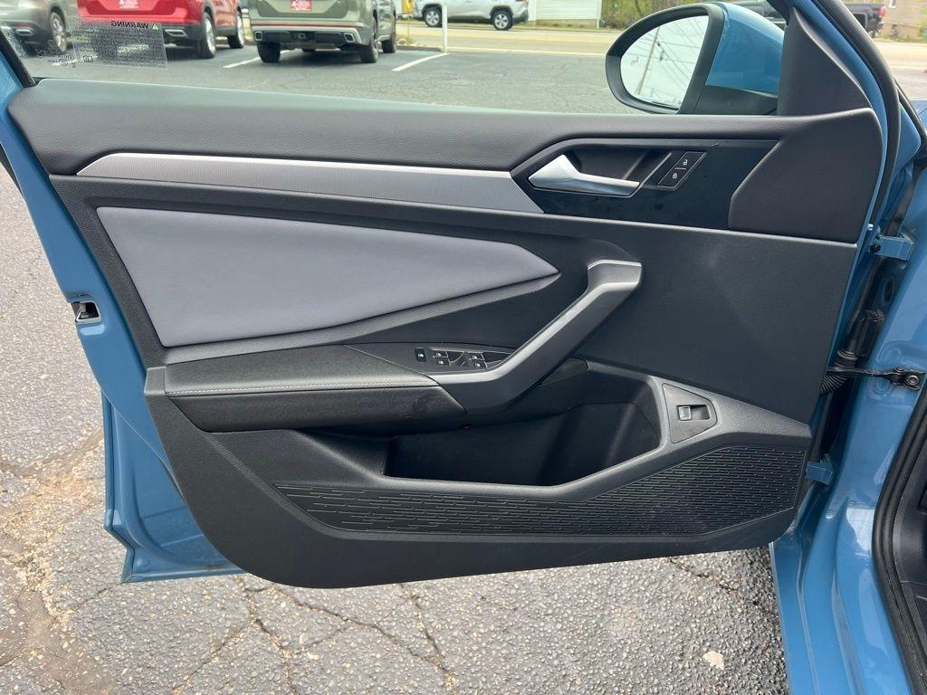 Volkswagen Jetta SE 2025