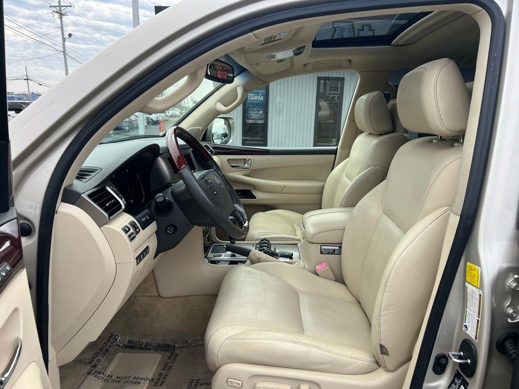 Lexus LX 570 Sport Utility 2013