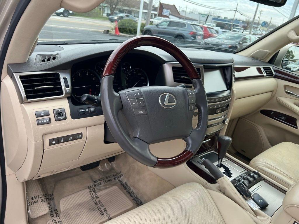 Lexus LX 570 Sport Utility 2013