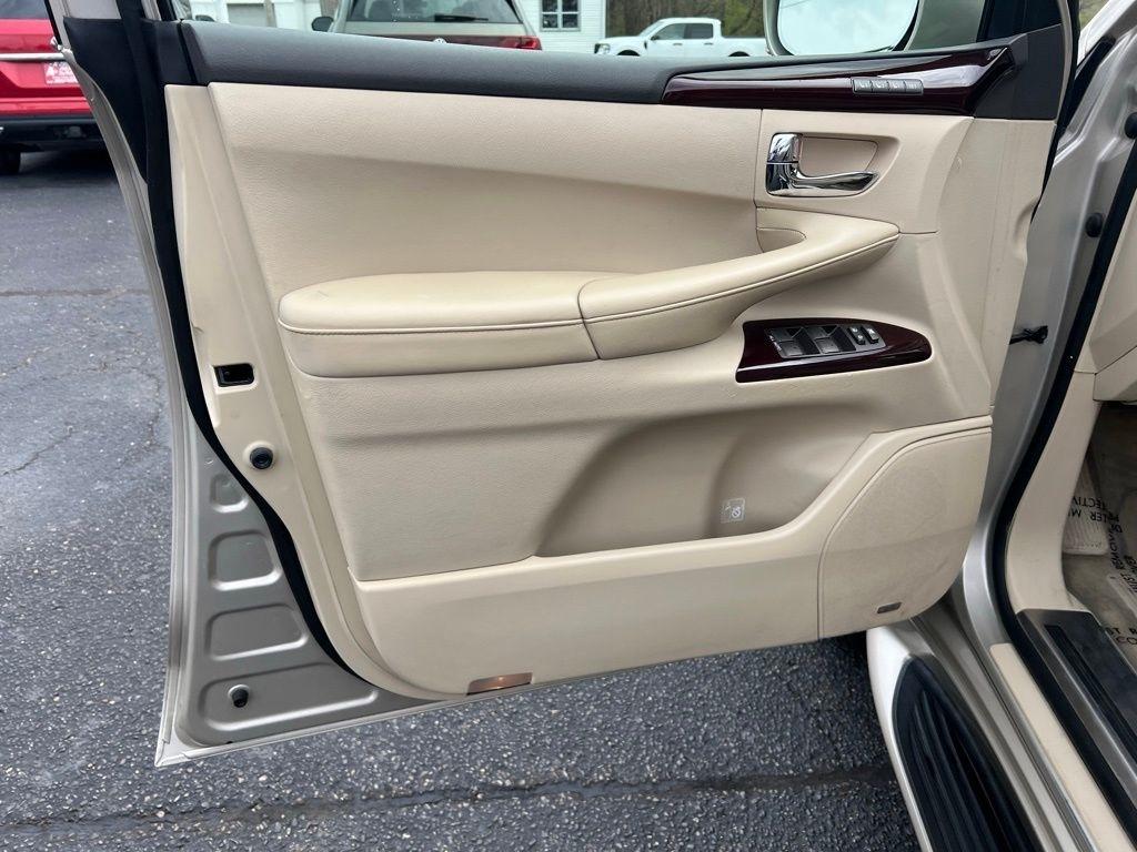 Lexus LX 570 Sport Utility 2013