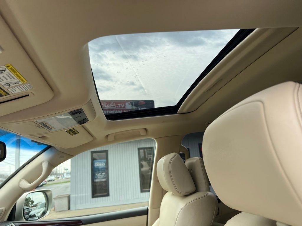 Lexus LX 570 Sport Utility 2013